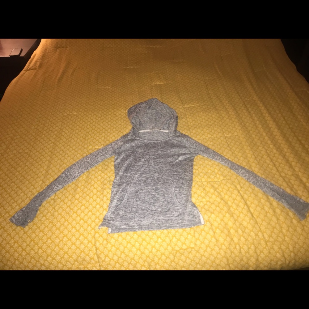 Gray small women’s sweat shirt gently used